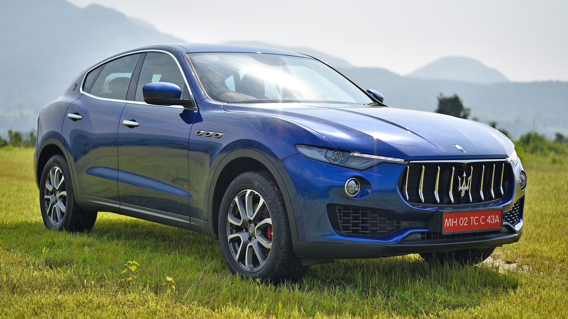 Maserati Lavante 2017 Diesel Std Compare