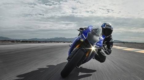 Yamaha YZF-R1 2018 STD