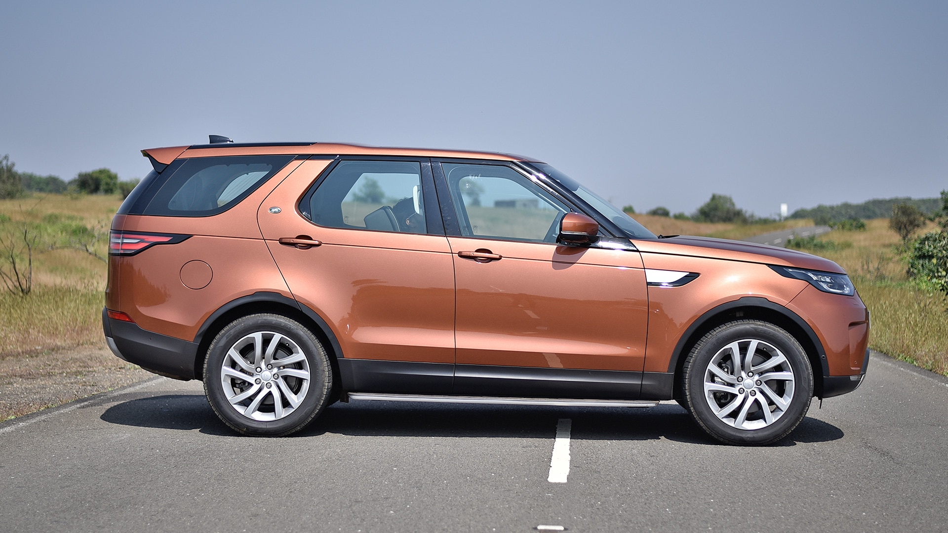Land Rover Discovery 2017 Diesel First Edition Exterior