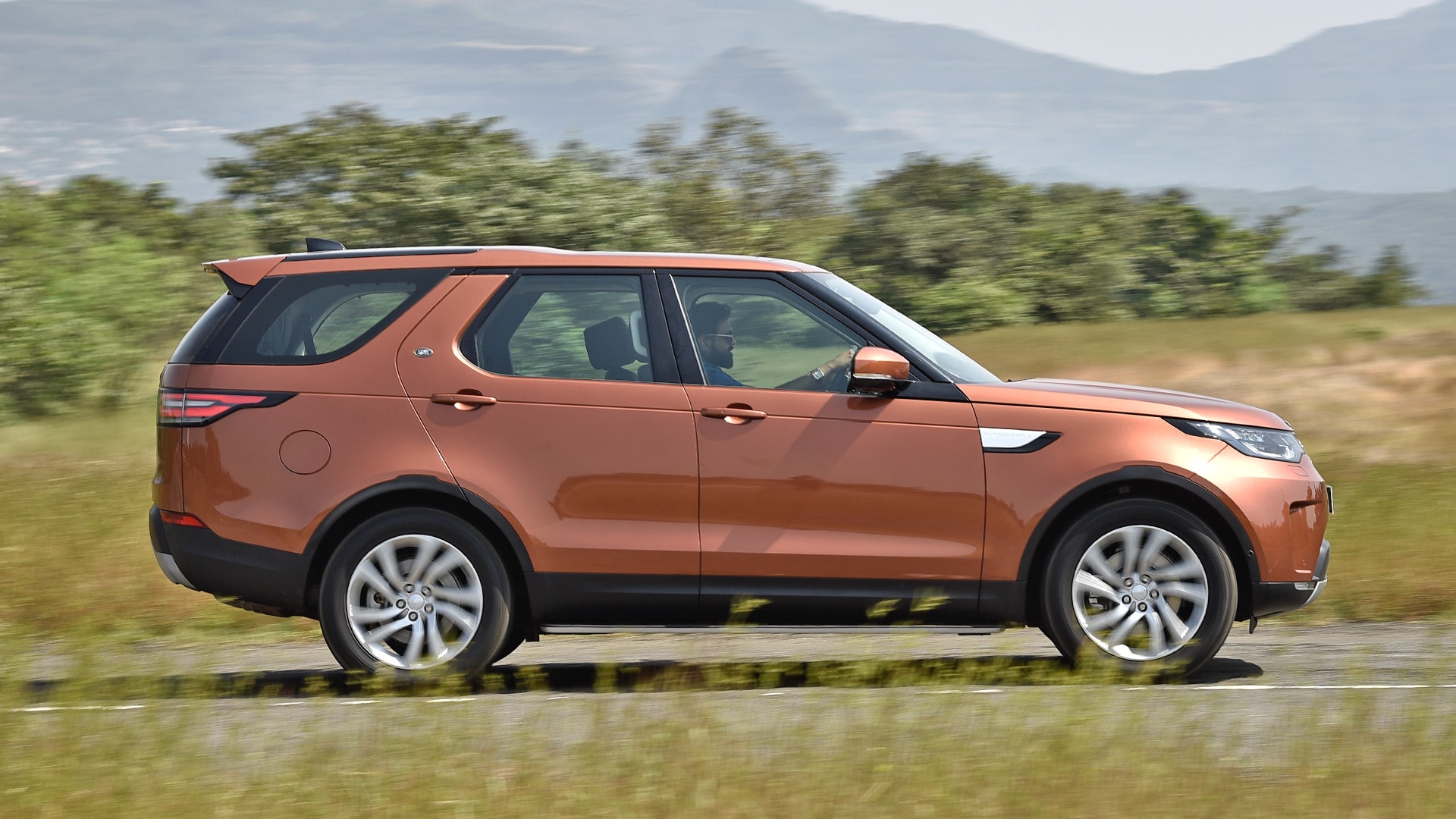 Land Rover Discovery 2017 Diesel First Edition Exterior