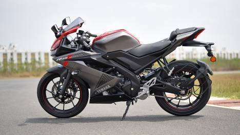 Yamaha YZF-R15 V3 2018 STD Price in India, Mileage, Reviews