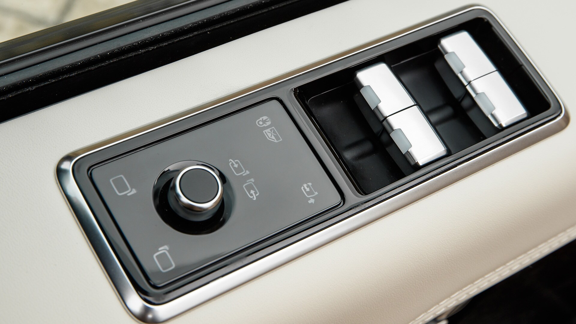 Land Rover Range Rover P400e Phev 2018 STD Interior