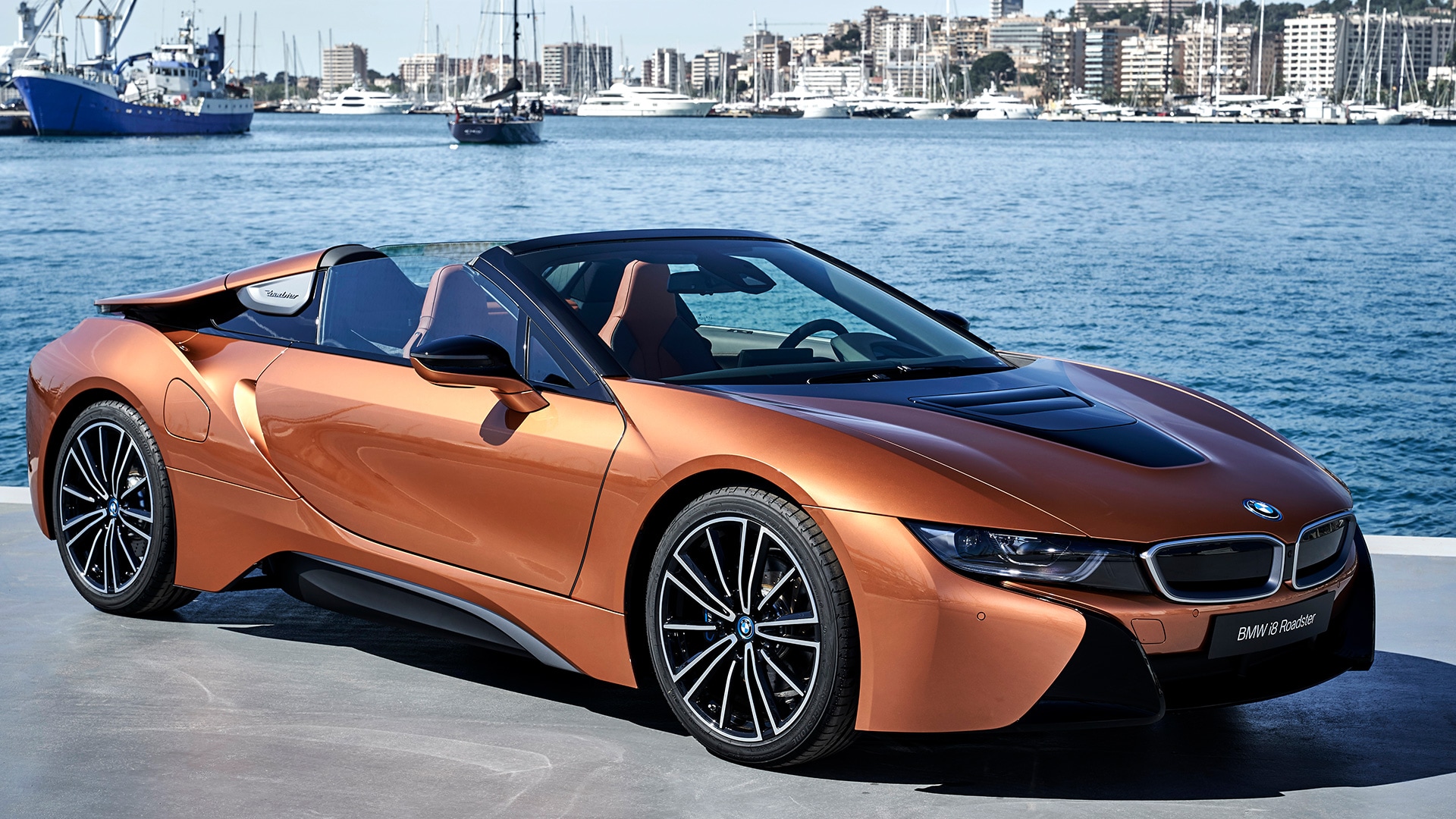 BMW i8 2018 Roadster Compare