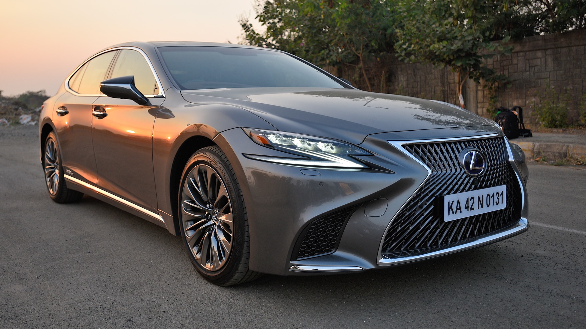 Lexus LS 500h 2018 Ultra Luxury Exterior