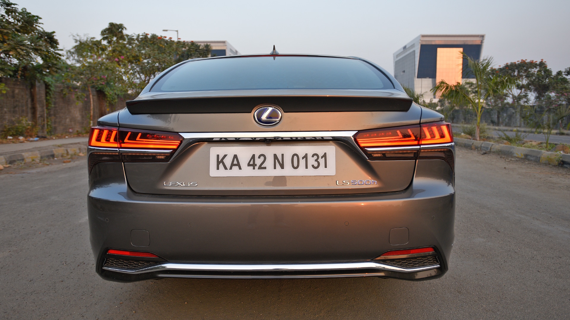 Lexus LS 500h 2018 Ultra Luxury Exterior