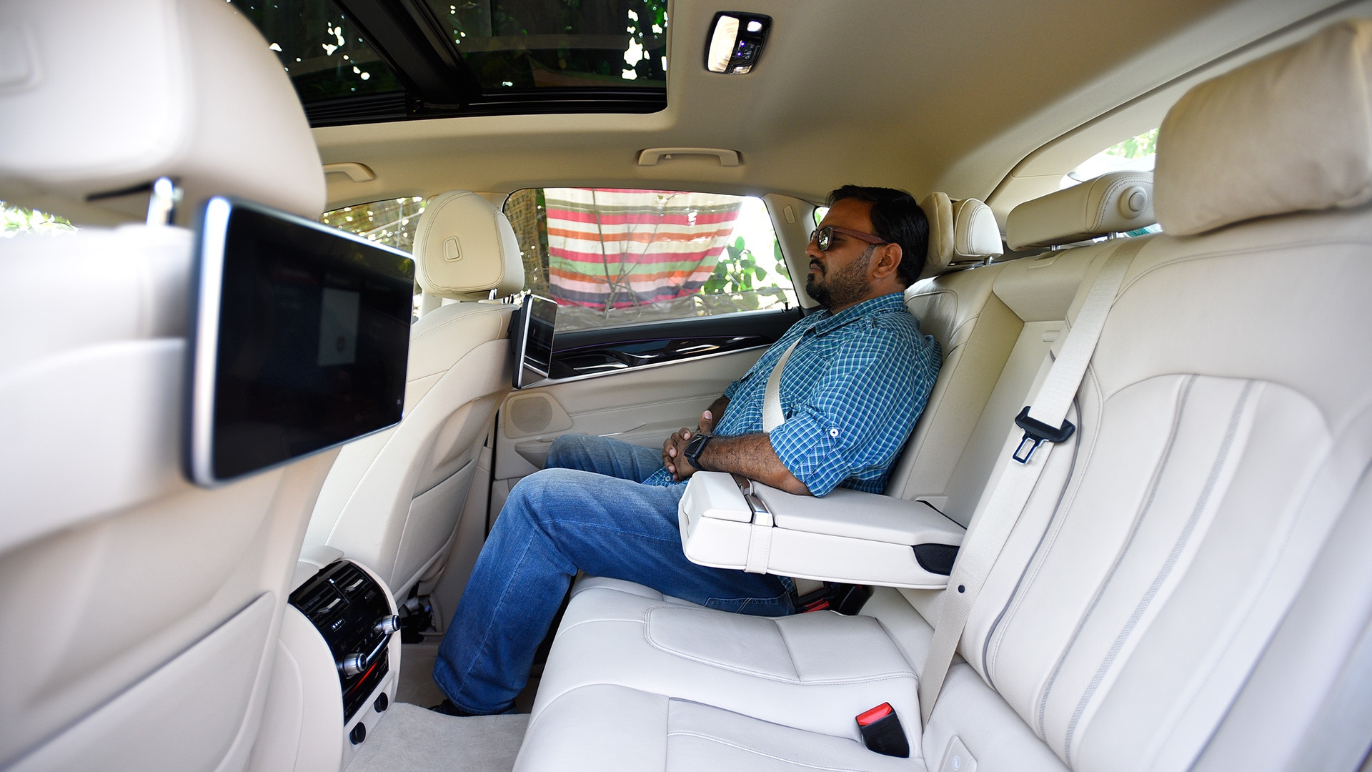 BMW 6 Series 2018 640i GT Compare