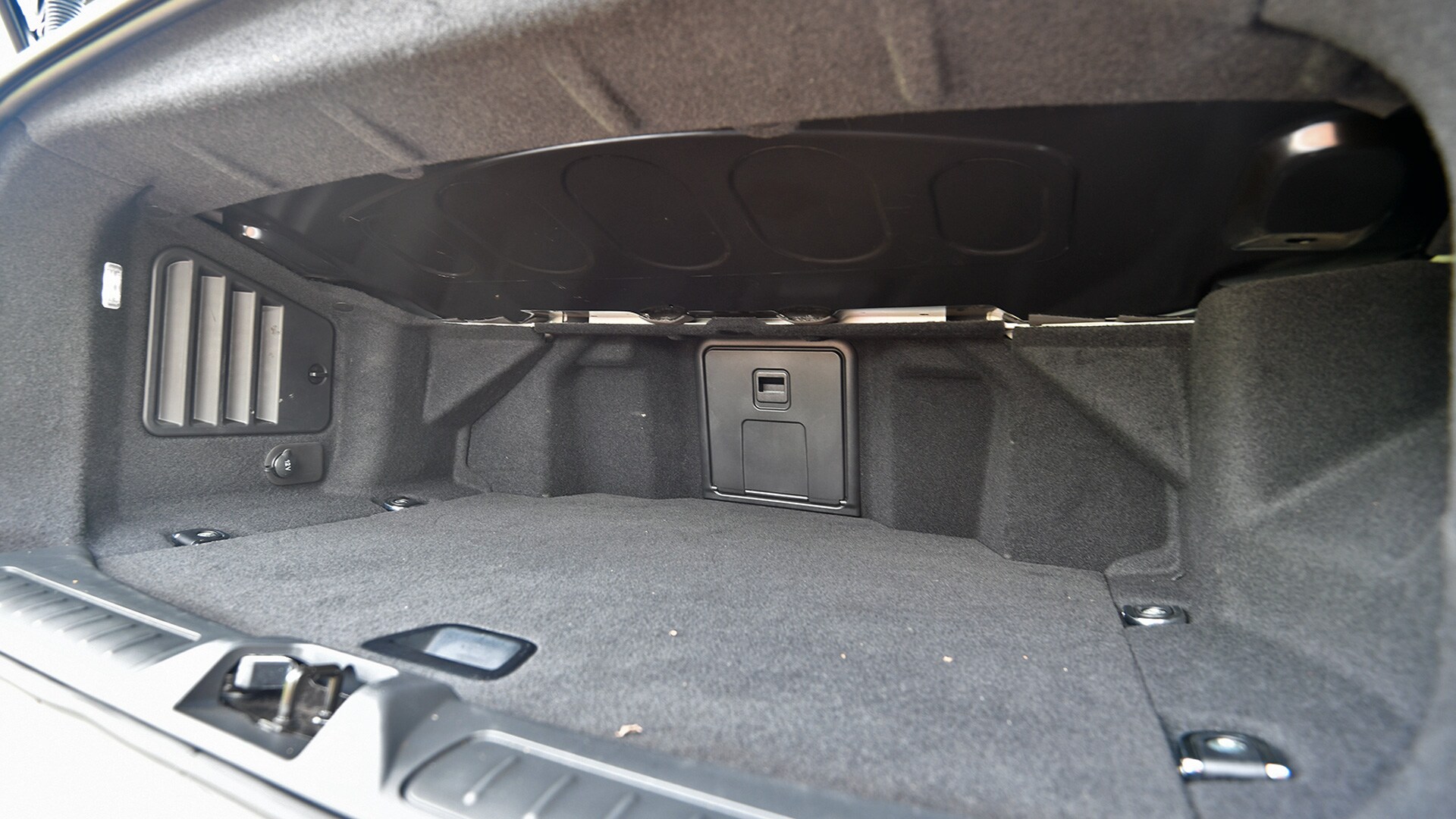 Land Rover Range Rover Evoque Convertible-2018-HSE Dynamic Petrol Compare