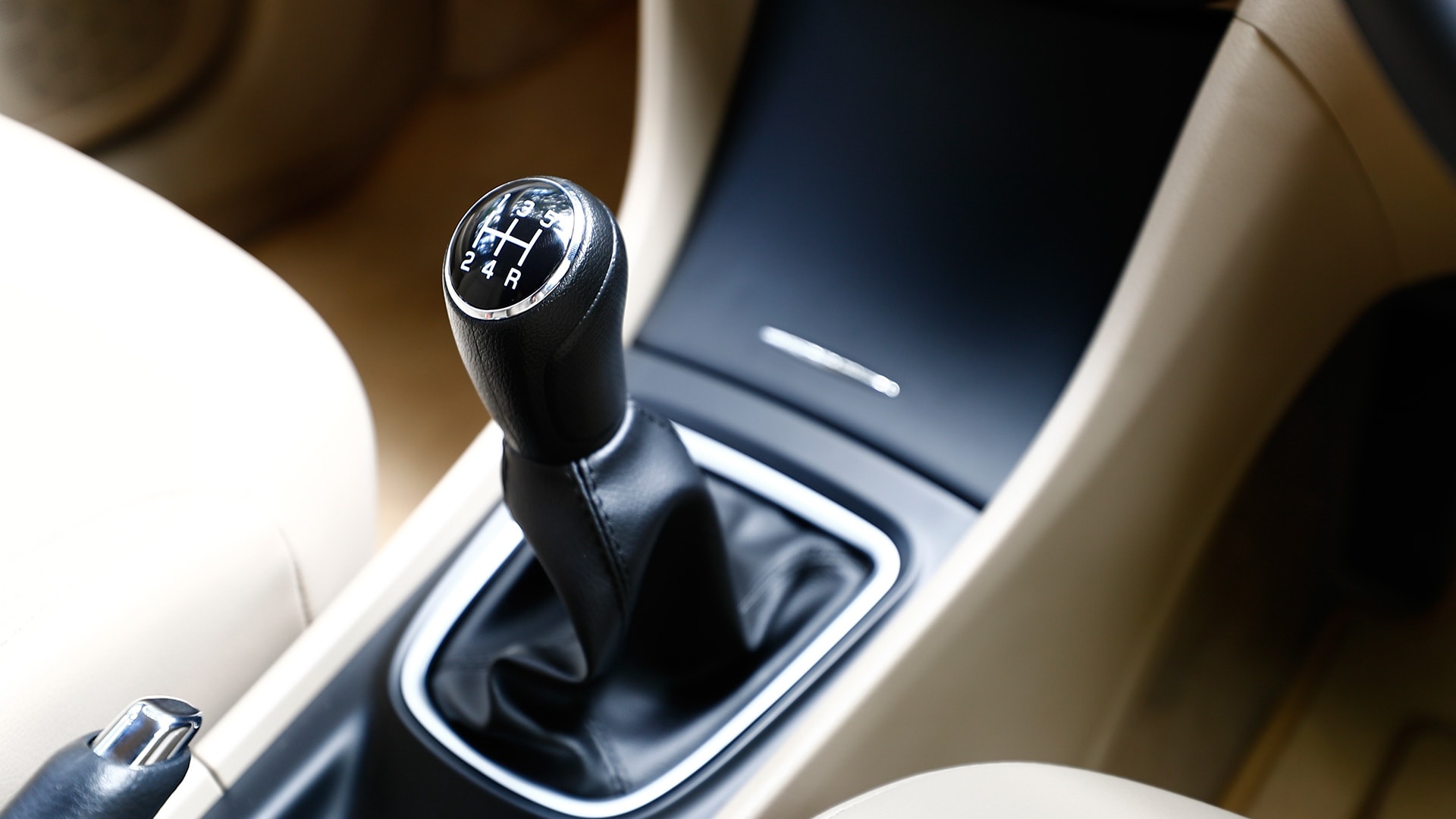 Maruti Suzuki Ciaz 2018 Zeta Petrol AT Interior