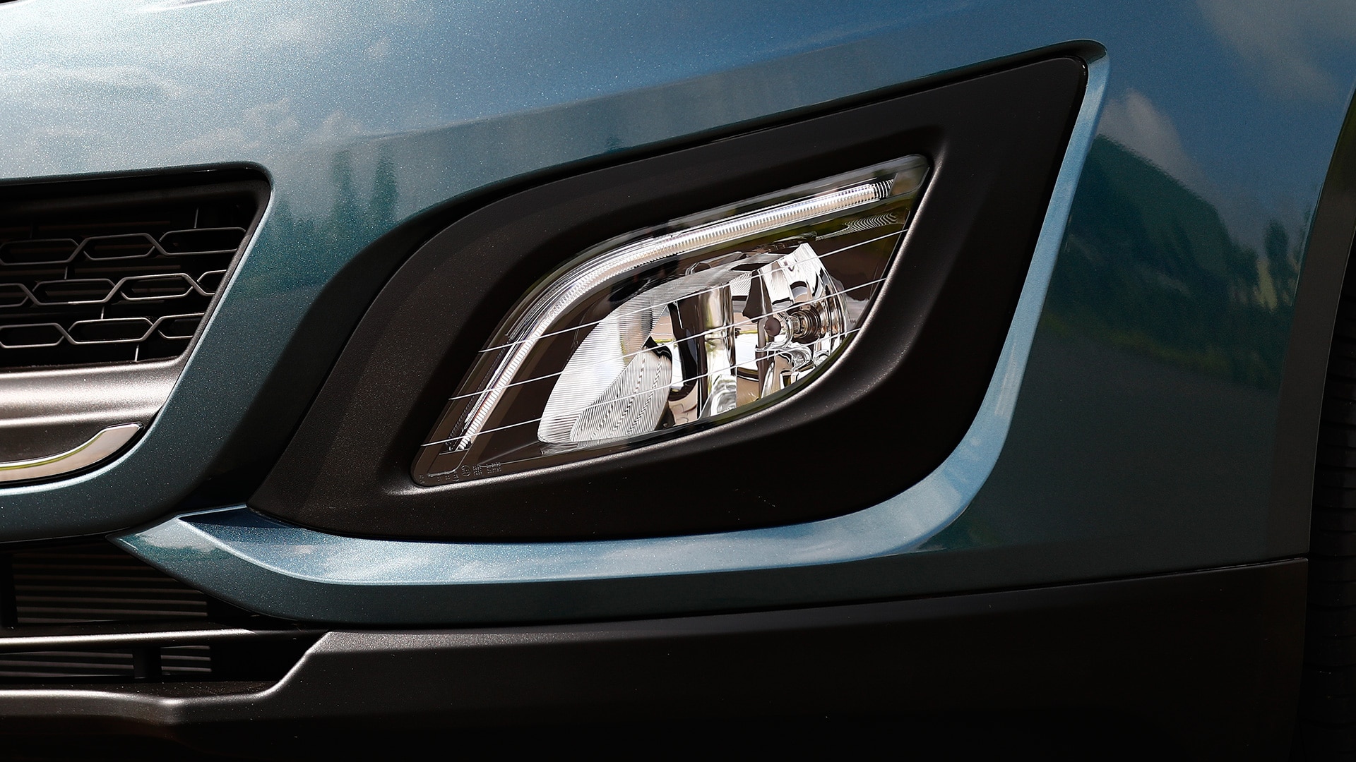 Mahindra Marazzo 2018 M8 Exterior