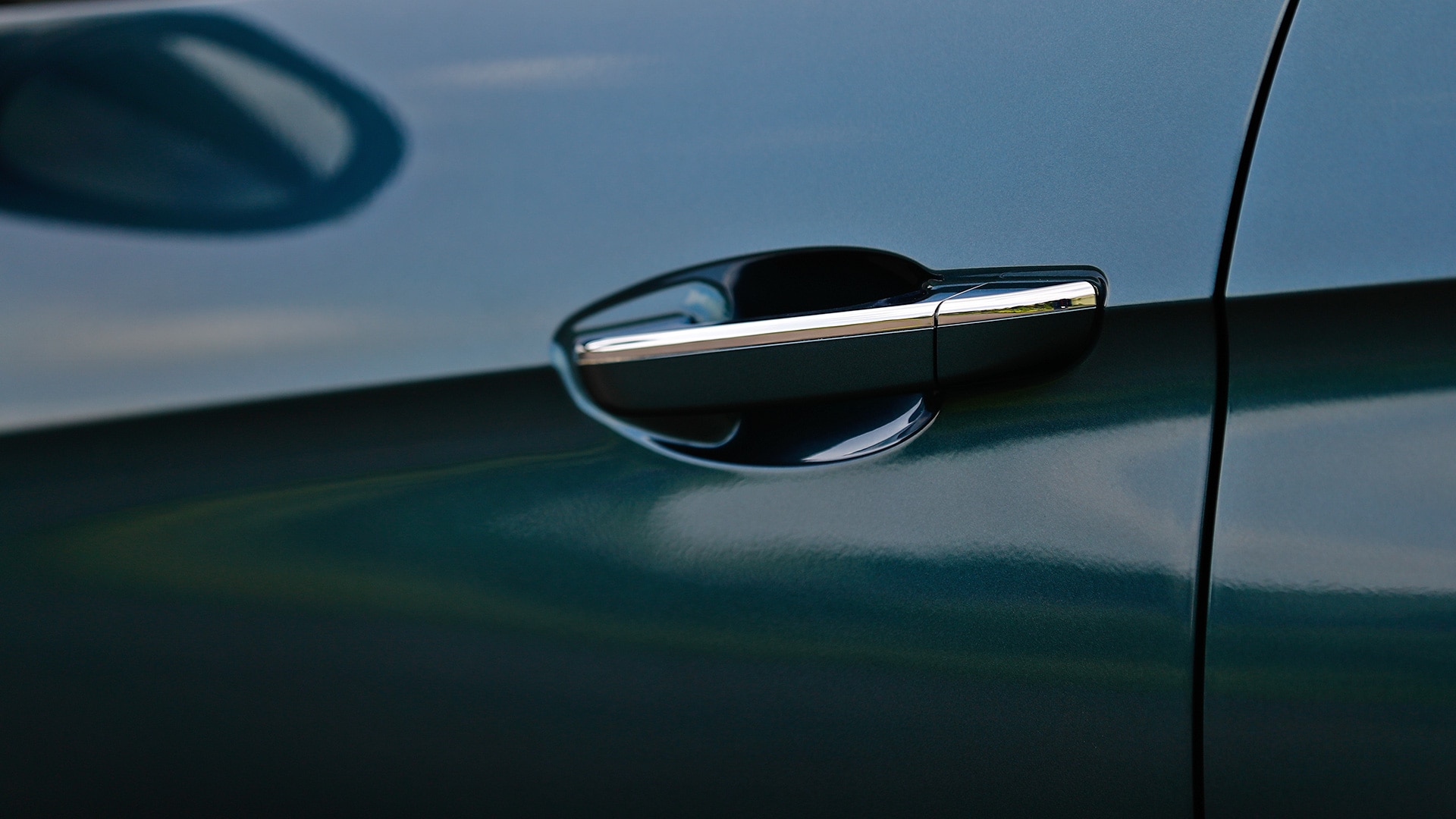 Mahindra Marazzo 2018 M8 Exterior