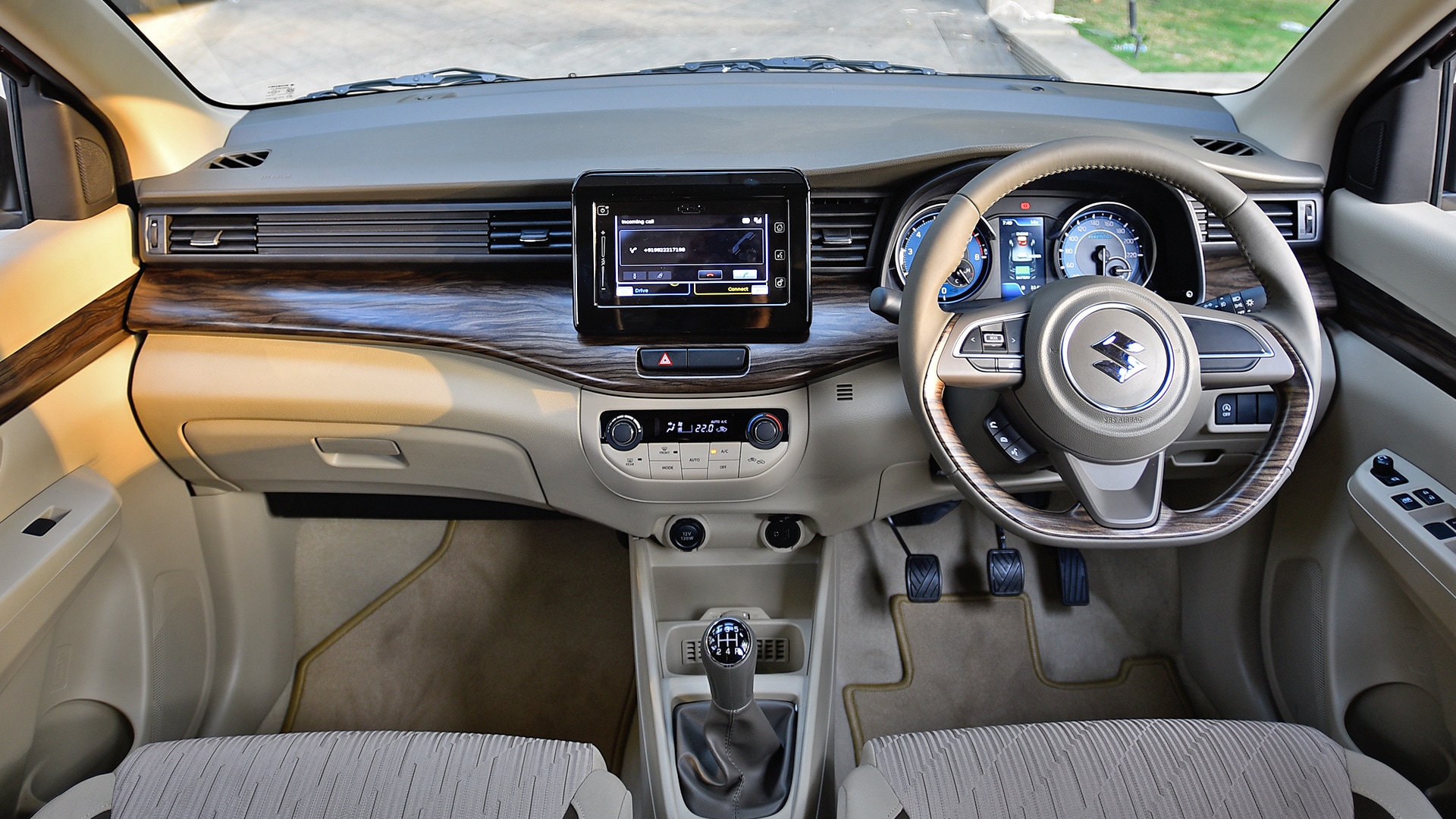 Maruti Suzuki Ertiga 2019 Zxi Plus Compare