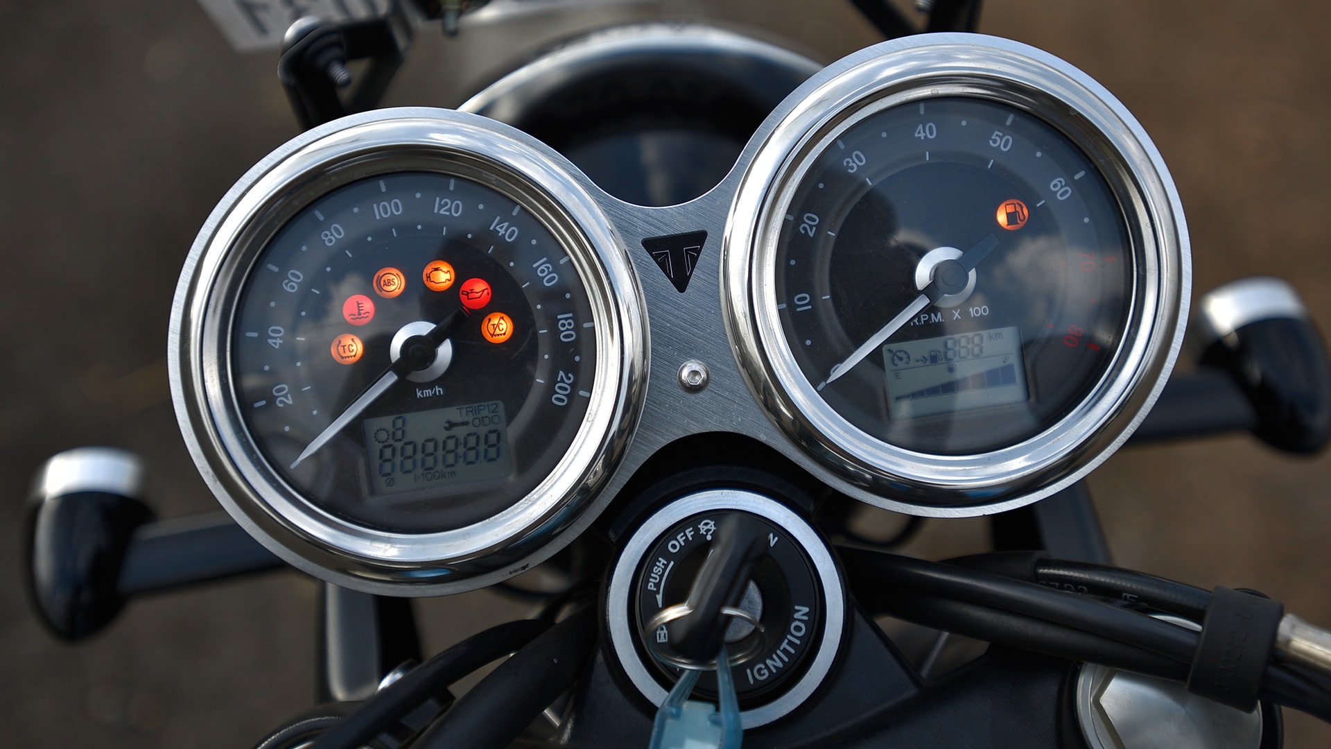 Triumph Bonneville T100 2016 STD