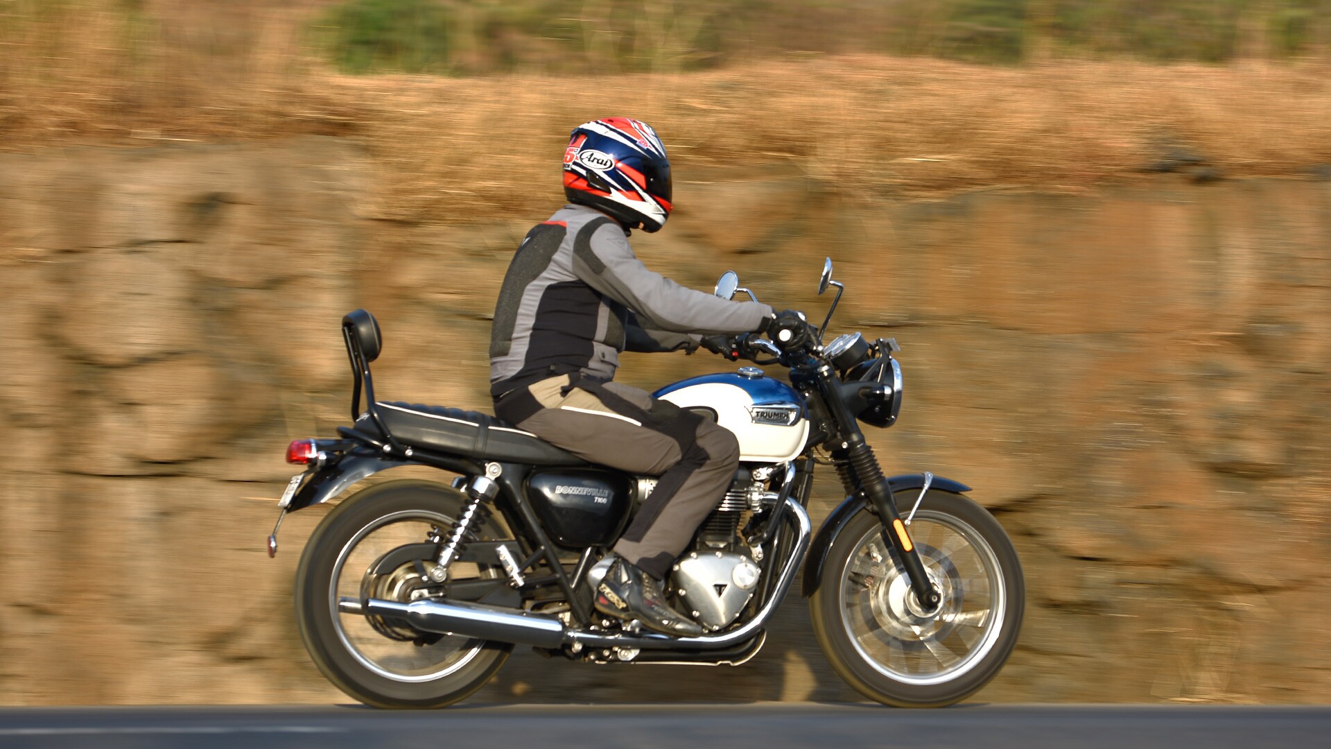 Triumph Bonneville T100 2016 STD