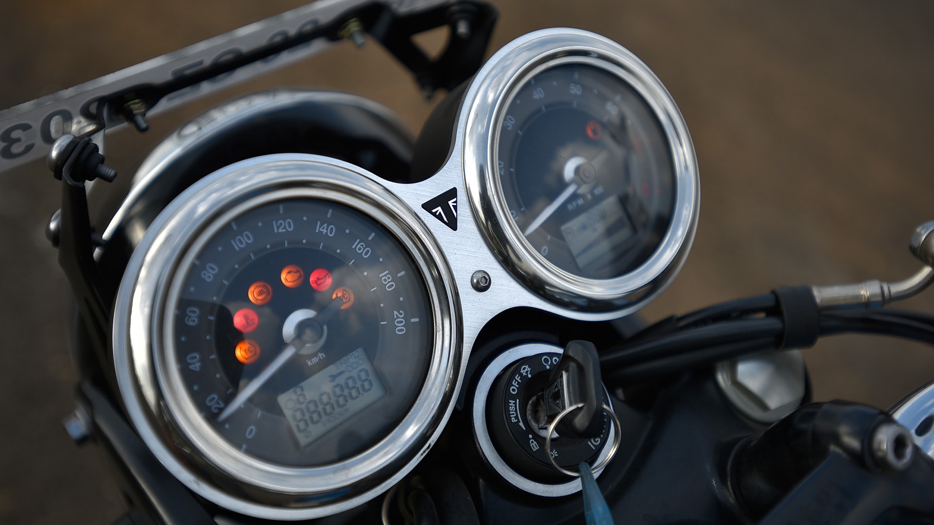 Triumph Bonneville T100 2016 STD