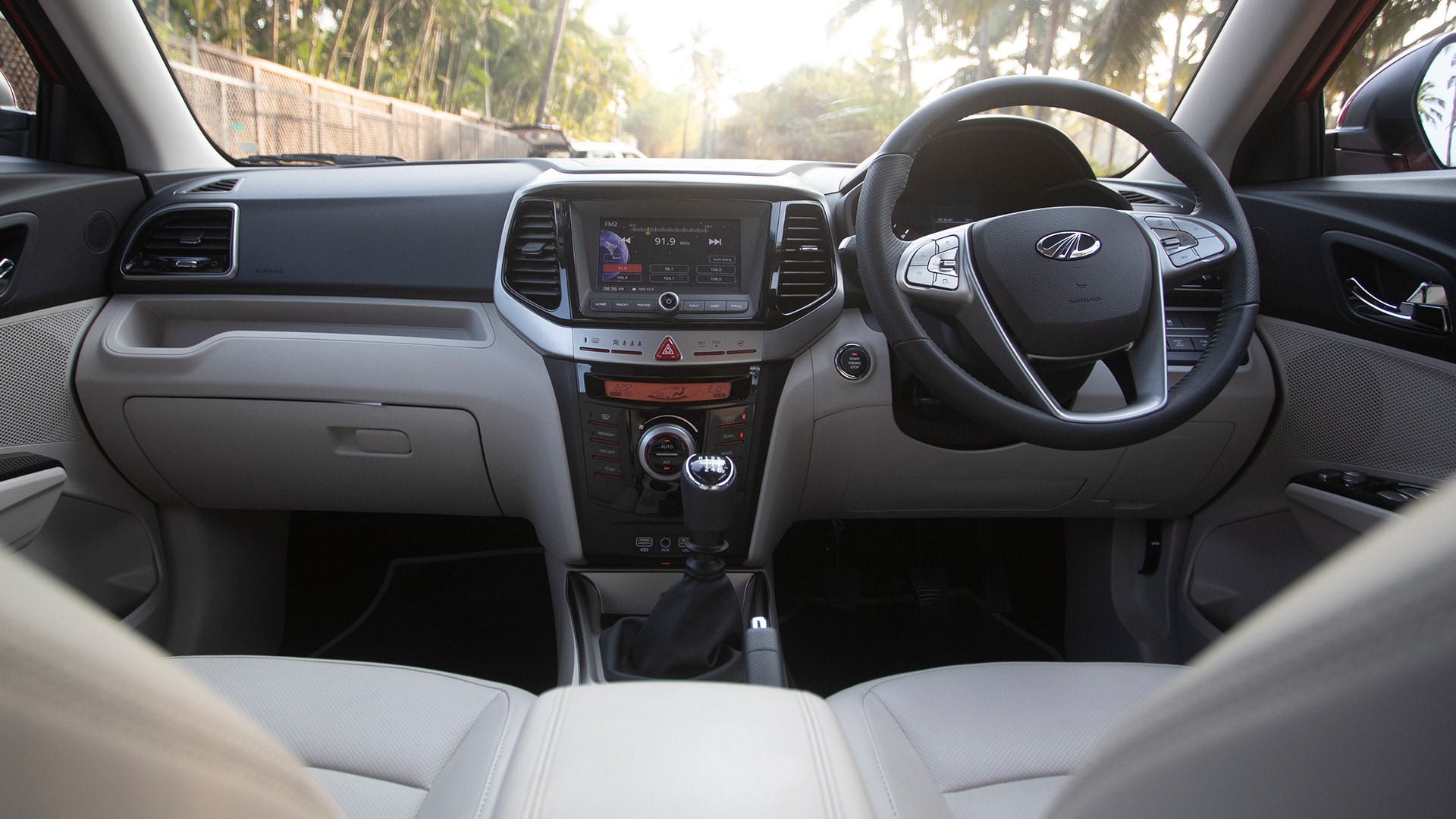 Mahindra XUV300 2019 Petrol W8 Exterior