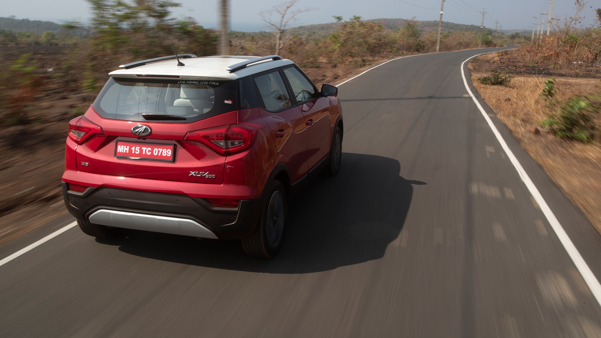 Mahindra XUV300 2019 Petrol W8 Exterior