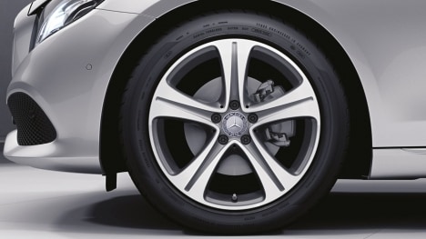 Mercedes Benz E class 2019-E 220 diesel Expression Exterior