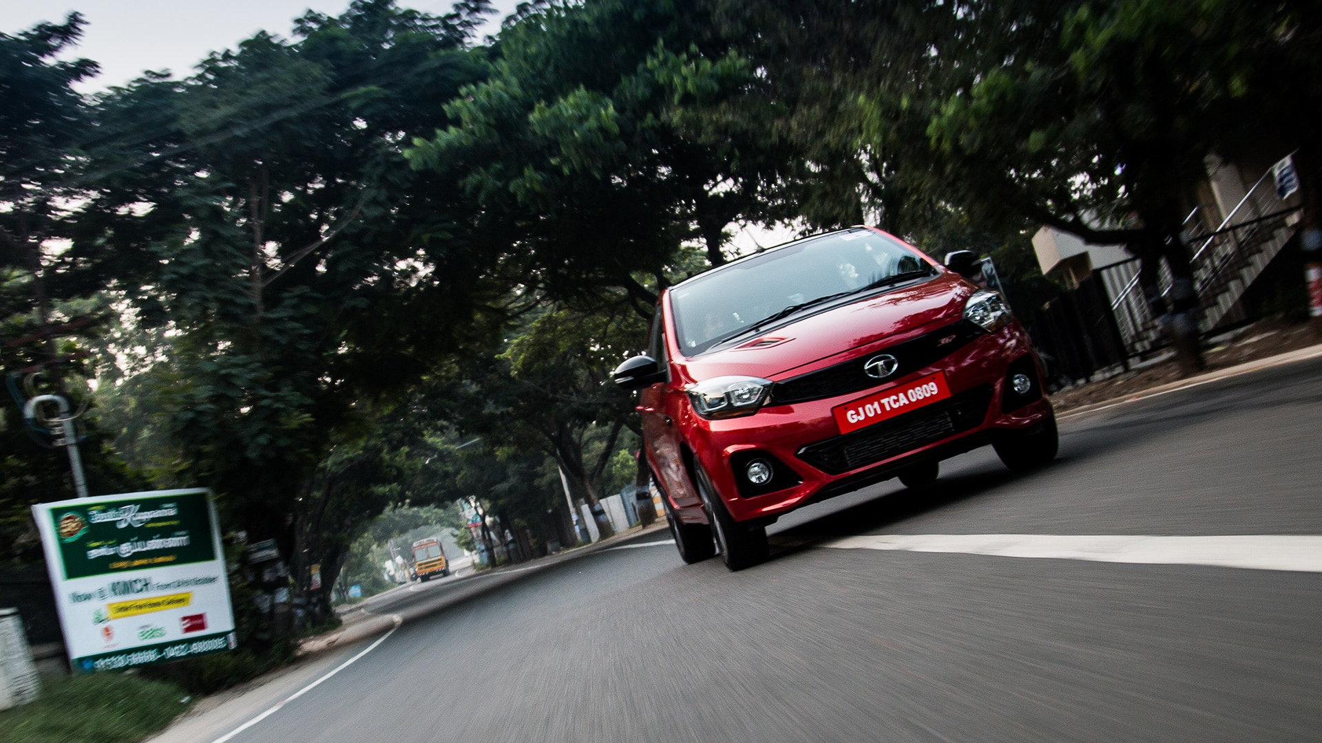 Tata Tiago JTP 2018 Revotron Exterior