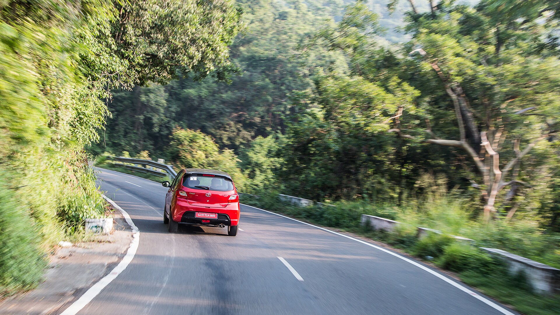 Tata Tiago JTP 2018 Revotron Exterior