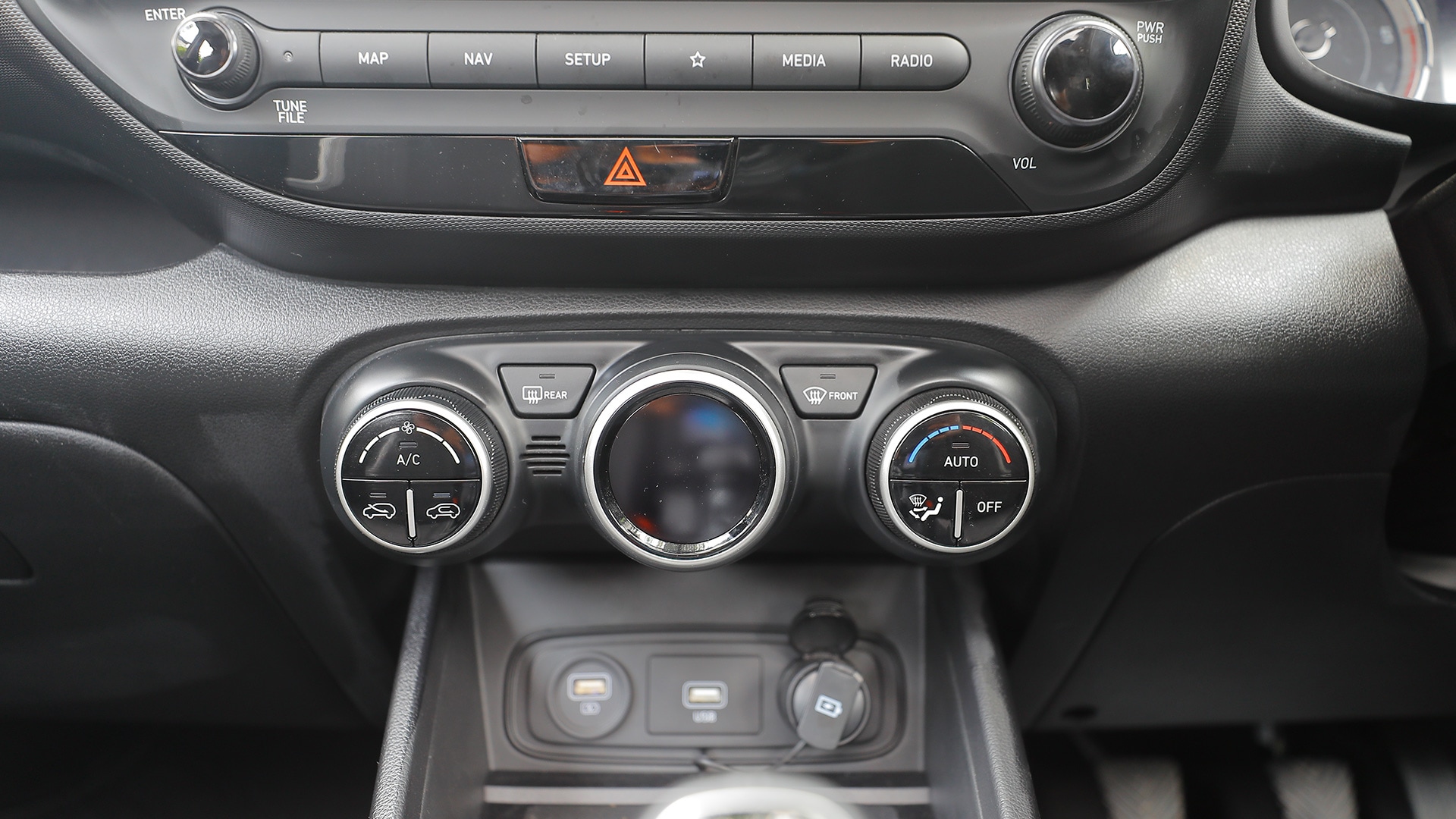 Hyundai Venue 2019 1.4 CRDi MT E Interior