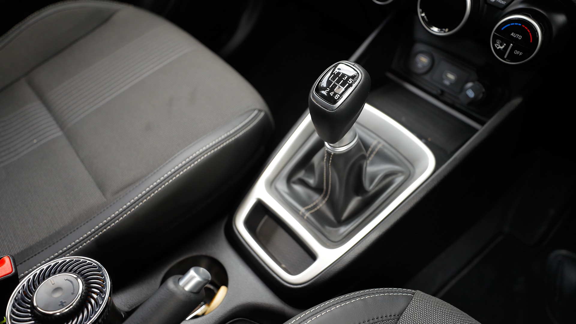 Hyundai Venue 2019 1.4 CRDi MT E Interior