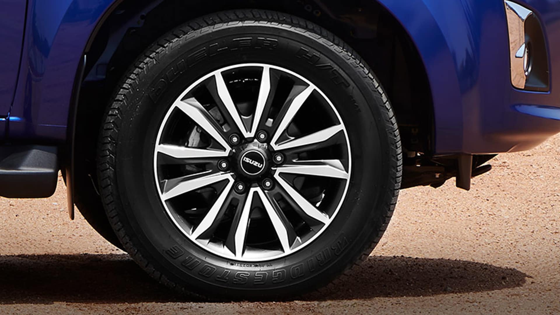 Isuzu dmax 2019 V Cross Std Exterior