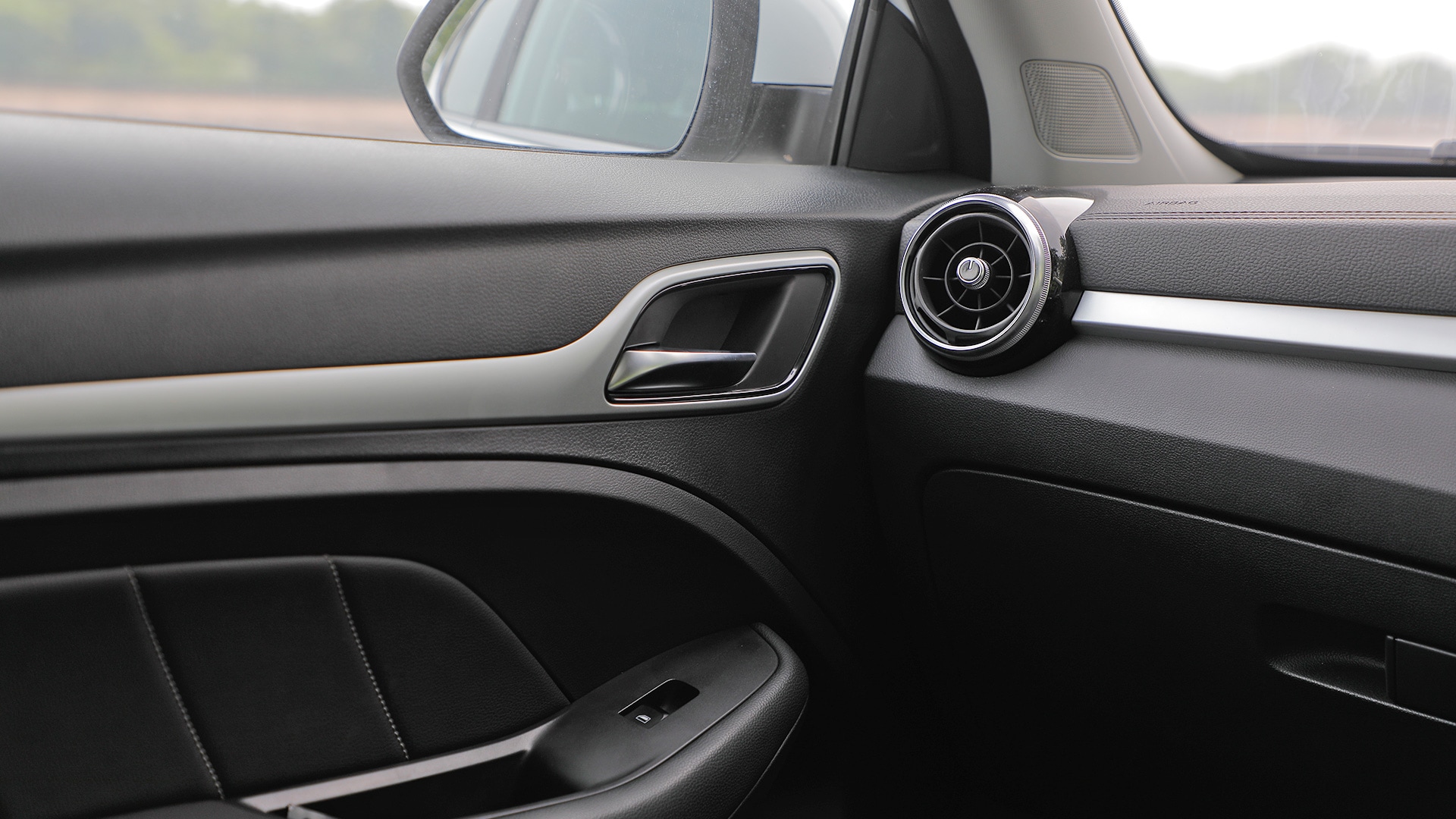 MG ZS EV 2019 STD Interior