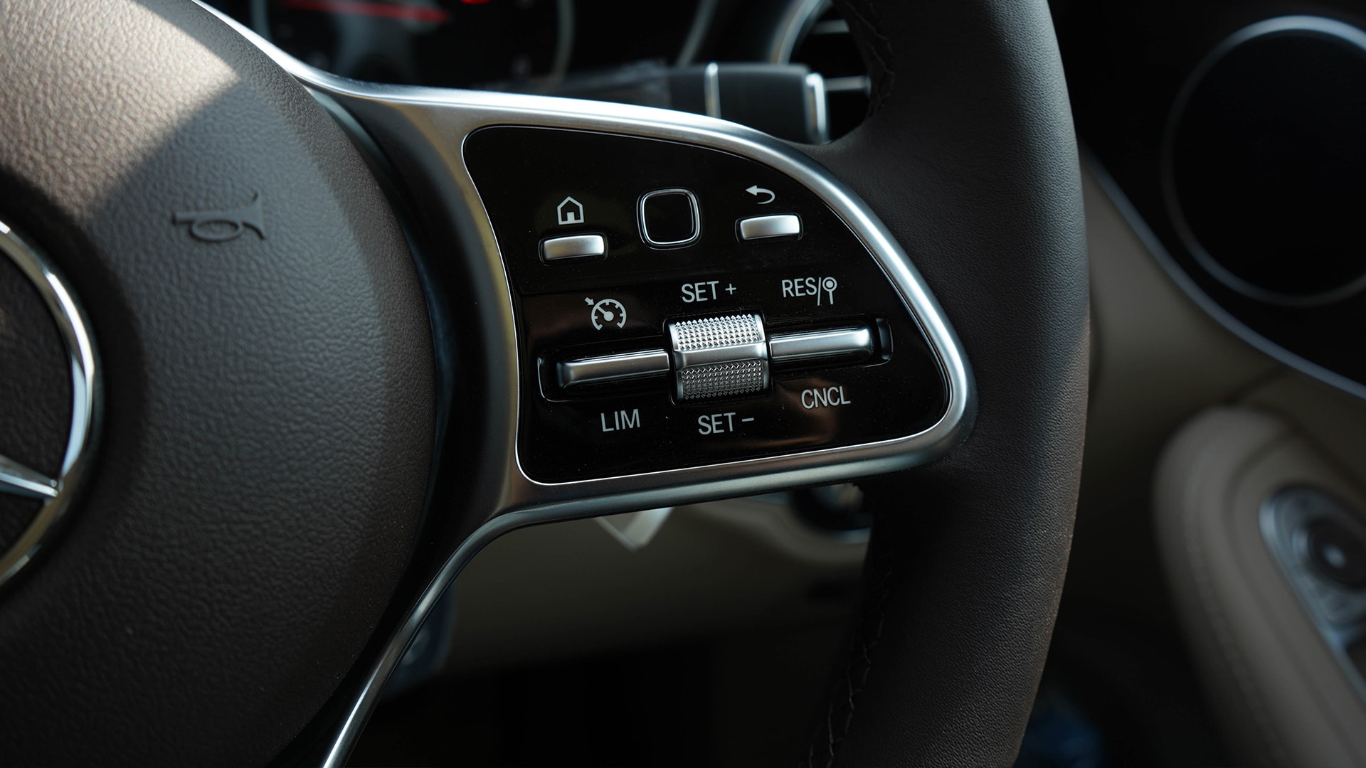 Mercedes Benz GLC 2020 - 220d 4MATIC Interior