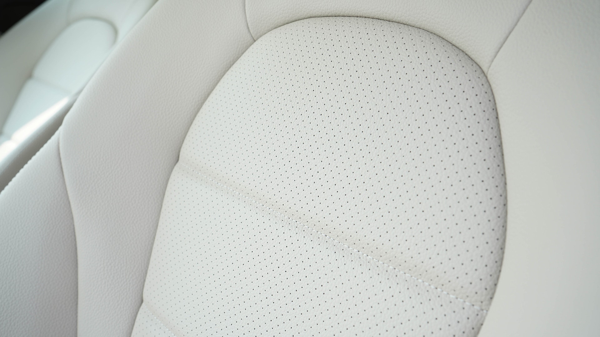 Mercedes Benz GLC 2020 - 220d 4MATIC Interior