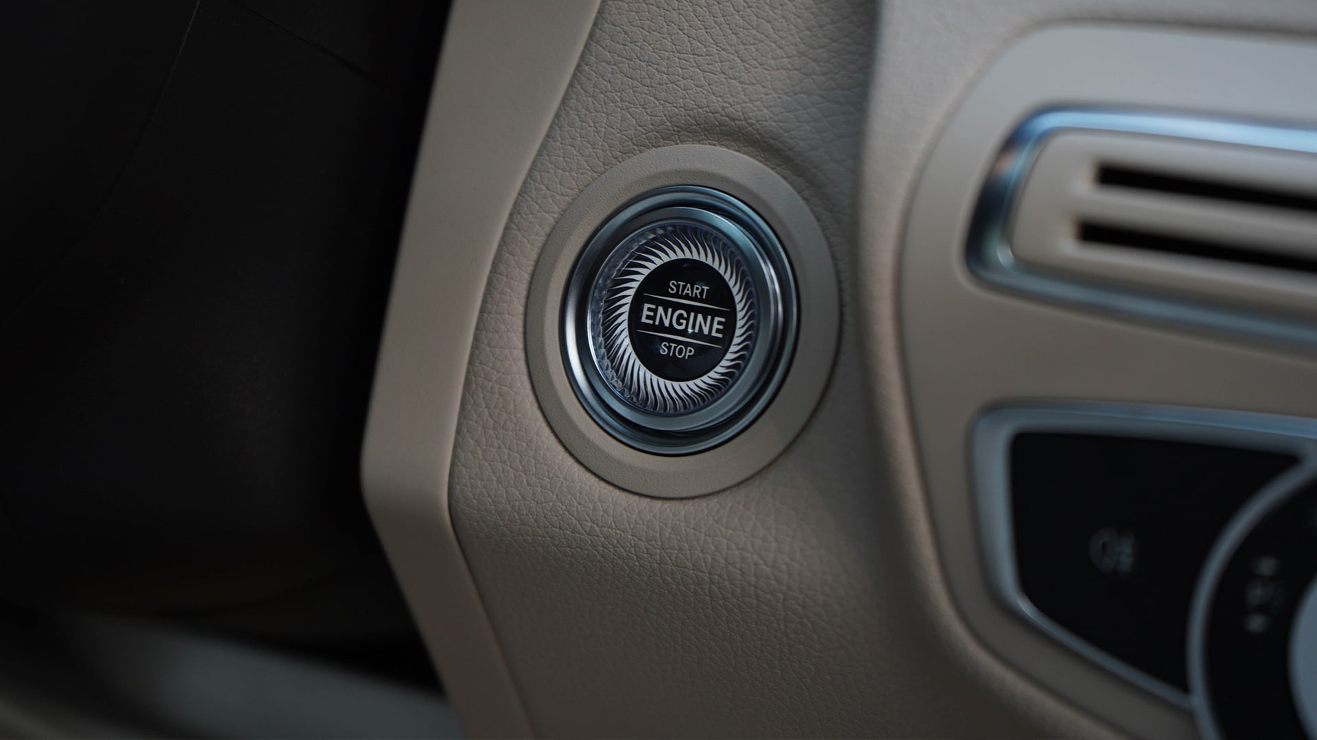 Mercedes Benz GLC 2020 - 220d 4MATIC Interior