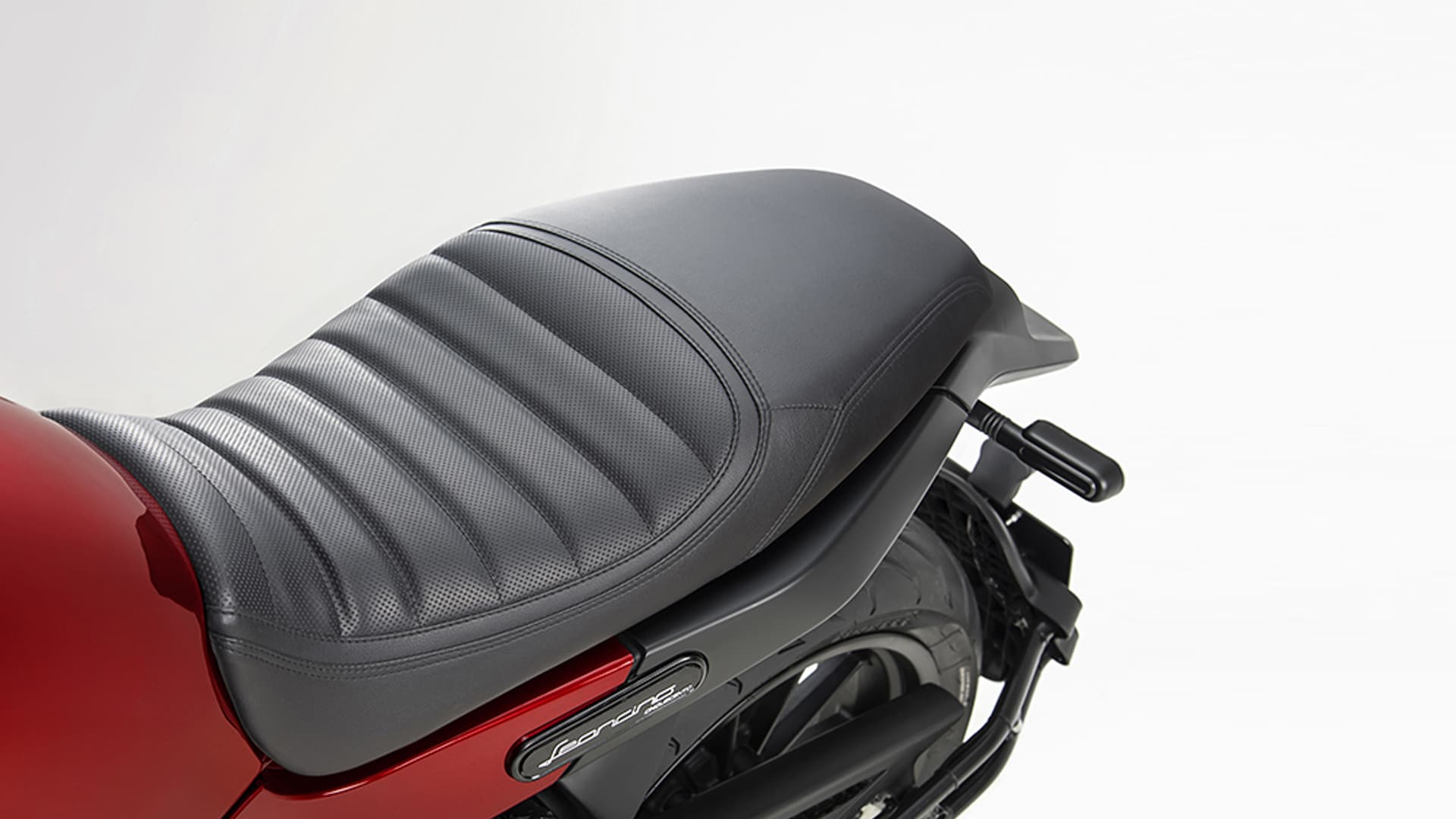 Benelli Leoncino 500 2021 STD