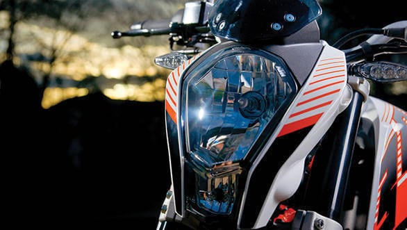 2013 KTM 390 Duke headlamp