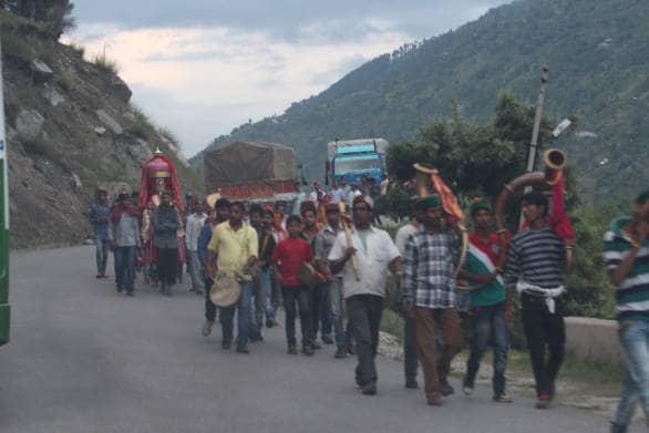 Scene on the road. Some festivities were on and there were processions everywhere.