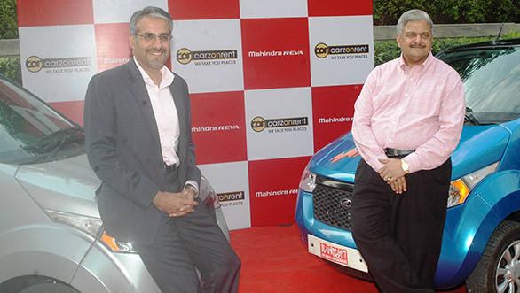 Chetan Maini, CEO Mahindra-Reva Electric Vehicle Pvt Ltd with Mr Rajiv Vij, MD of Carzonrent