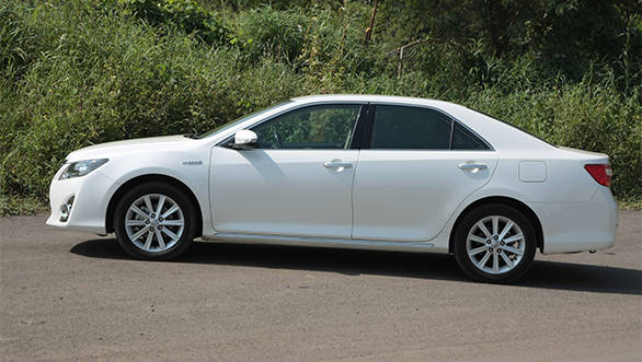 The initial throttle response is electric thanks to 270Nm of torque available from the word go
