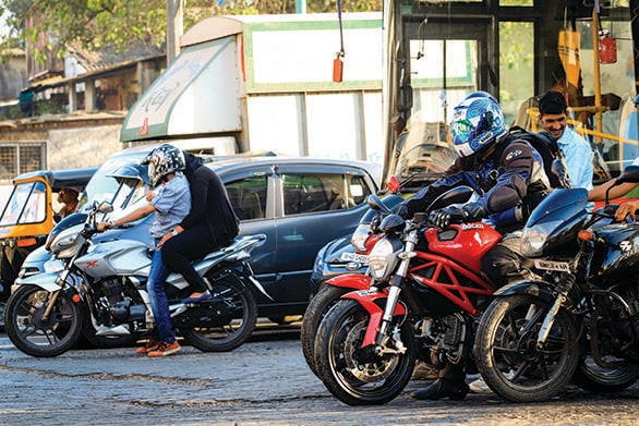Living with the Superbike: Ducati Monster 795 in India IMG_1785