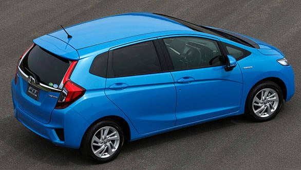 Honda-Fit-Hybrid-rear-three-quarters-02