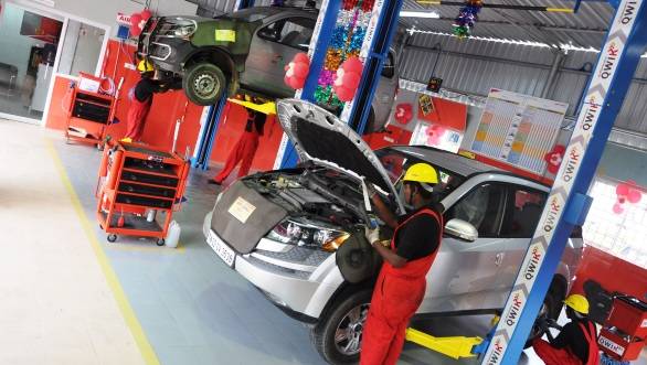 Mahindra QWIK service outlet