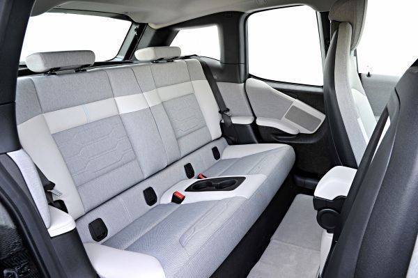 The i3 has more than adequate leg room at the front and acceptable knee room at the rear.