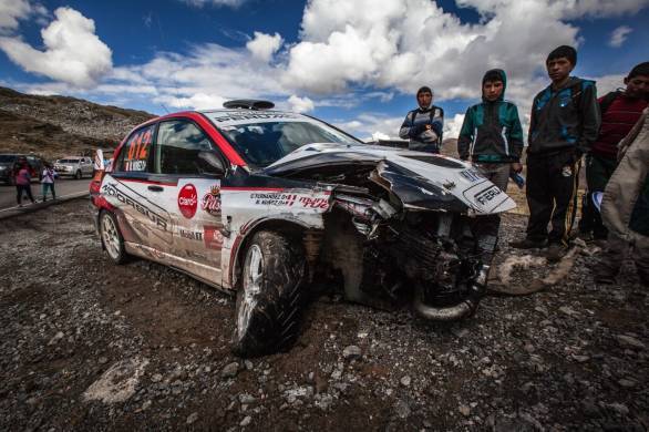 And that's C Fernandez and M Nuñez's Mitsubishi Evo IX coming to a sticky end