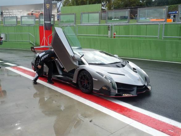 Lamborghini Veneno and Veneno Roadster Image Gallery IMG_20131123_162154