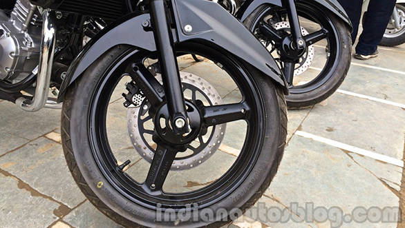 Suzuki-Inazuma-GW250-dealer-spied-alloy-wheel-1024x768