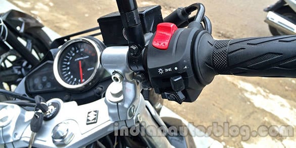 Suzuki-Inazuma-GW250-dealer-spied-switches-1024x768