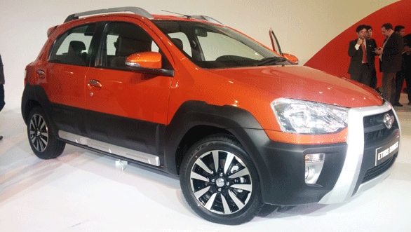 Toyota-Etios-Cross-(2)