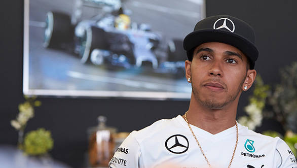First pole of the 2014 F1 season goes to Lewis Hamilton
