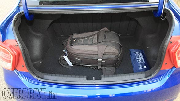 Hyundai Xcent petrol (3)