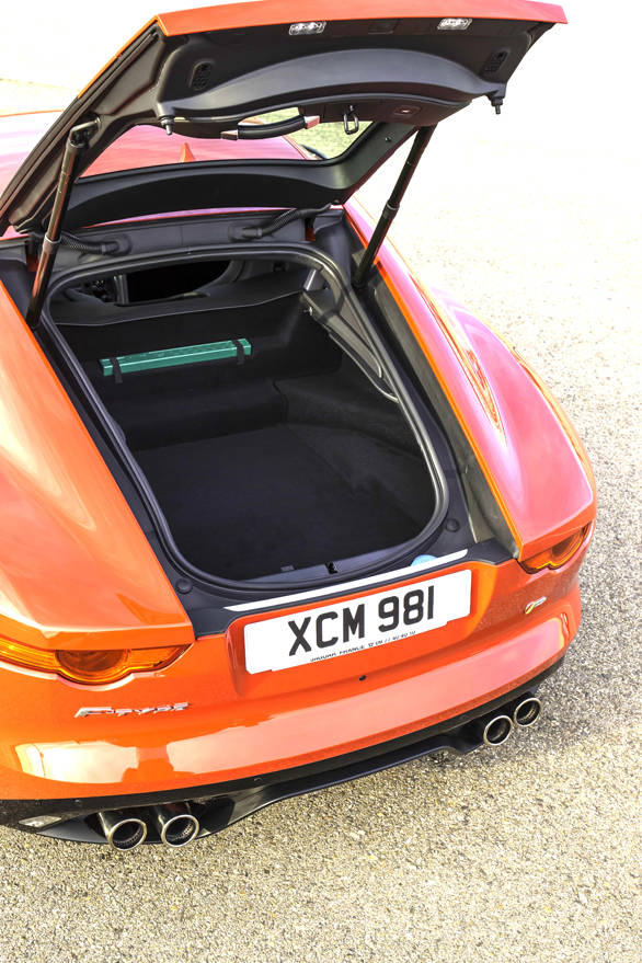 Jaguar F-type Coupe (5)