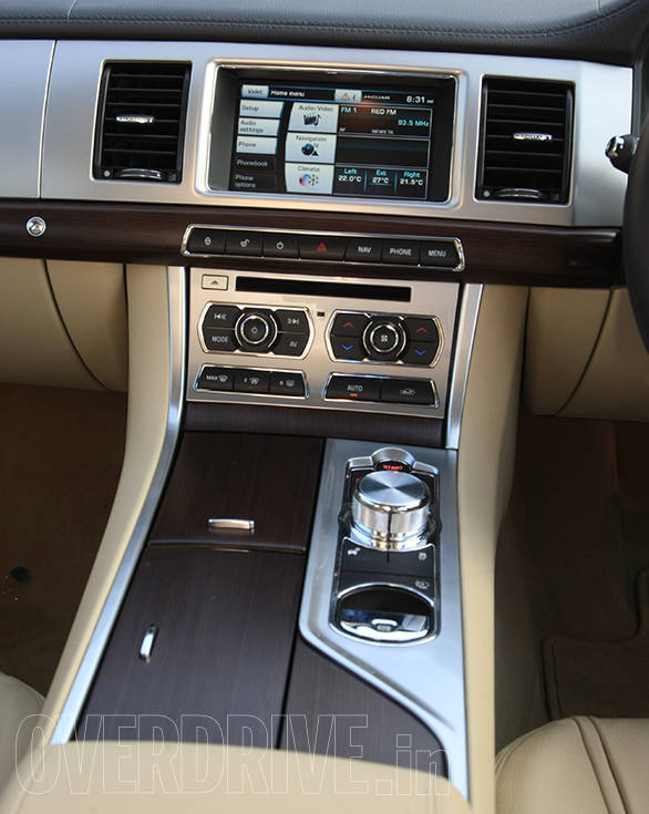 2014 Jaguar XF 2.0 Petrol Road Test image gallery and details Jaguar XF 2.0 (3)