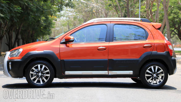 Toyota Etios Cross (9)