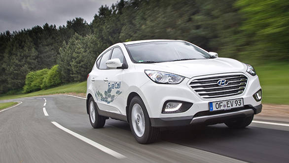Hyundai conducts record breaking hydrogen drive Hyundai ix35 Fuel Cell